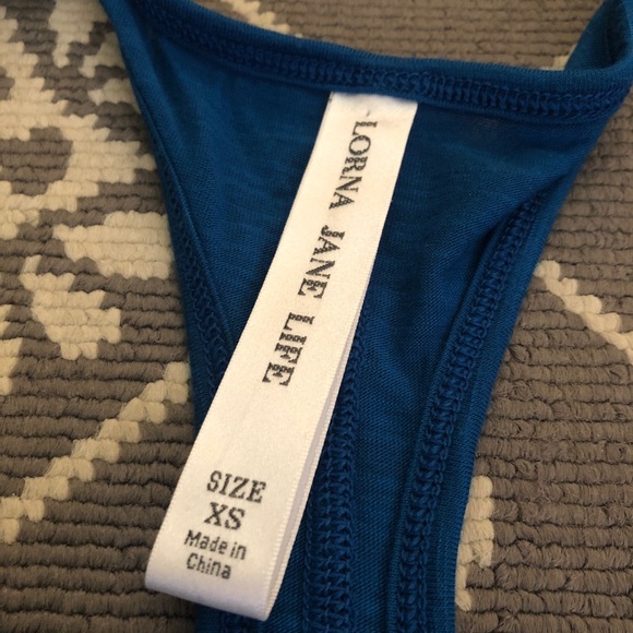 Lorna Jane Racerback Tank- Less Attitude More Gratitude - Picture 3 of 4